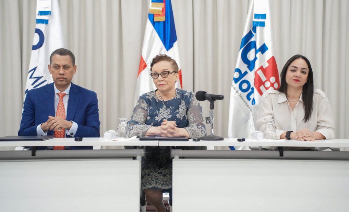 Indotel y Ministerio Público firman acuerdo para fortalecer seguridad y control en el sistema penitenciario