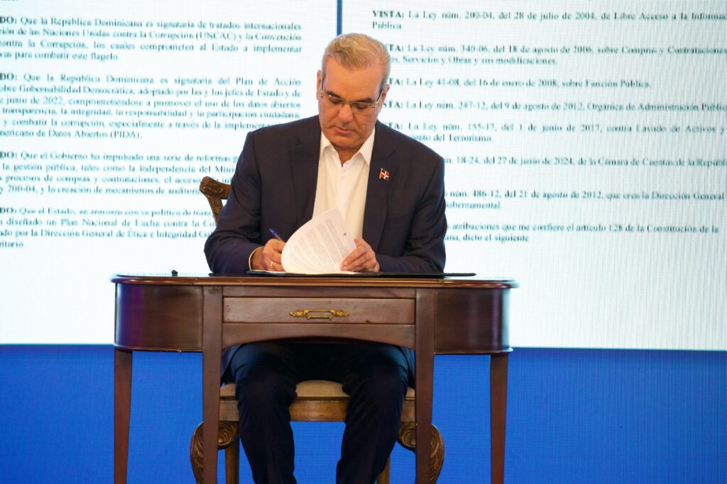 Presidente Luis Abinader: "Todos debemos ser parte de la lucha contra la corrupción"