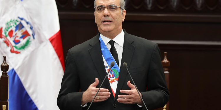 Luis Abinader califica de terroristas a bandas haitianas y activa organismo´