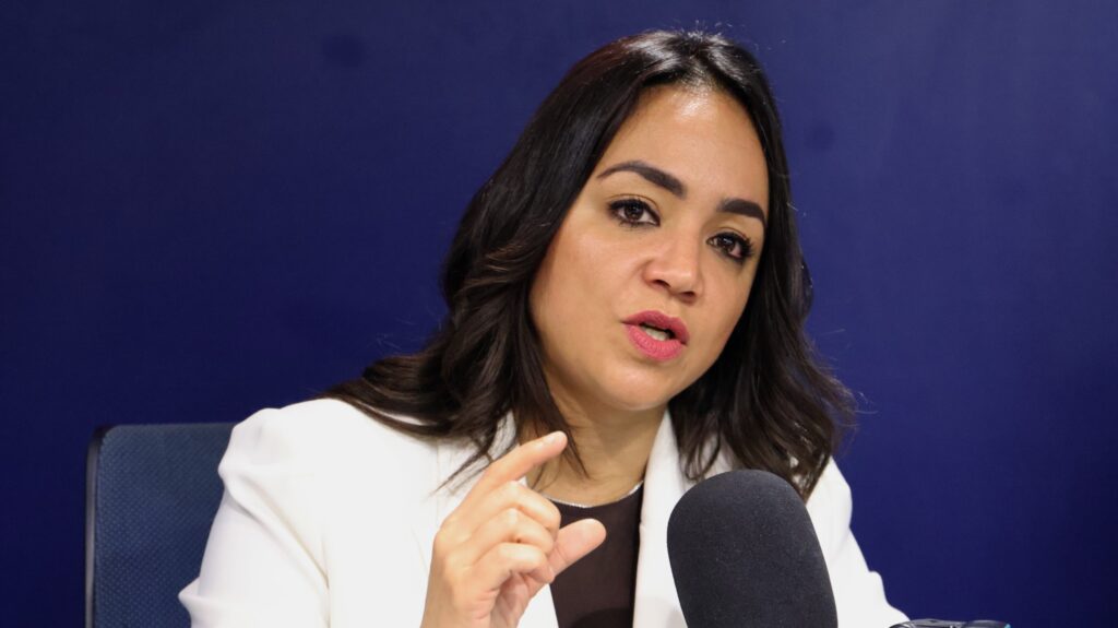 Faride Raful reacciona con humor a video viral, pero actúa con firmeza ante difamaciones