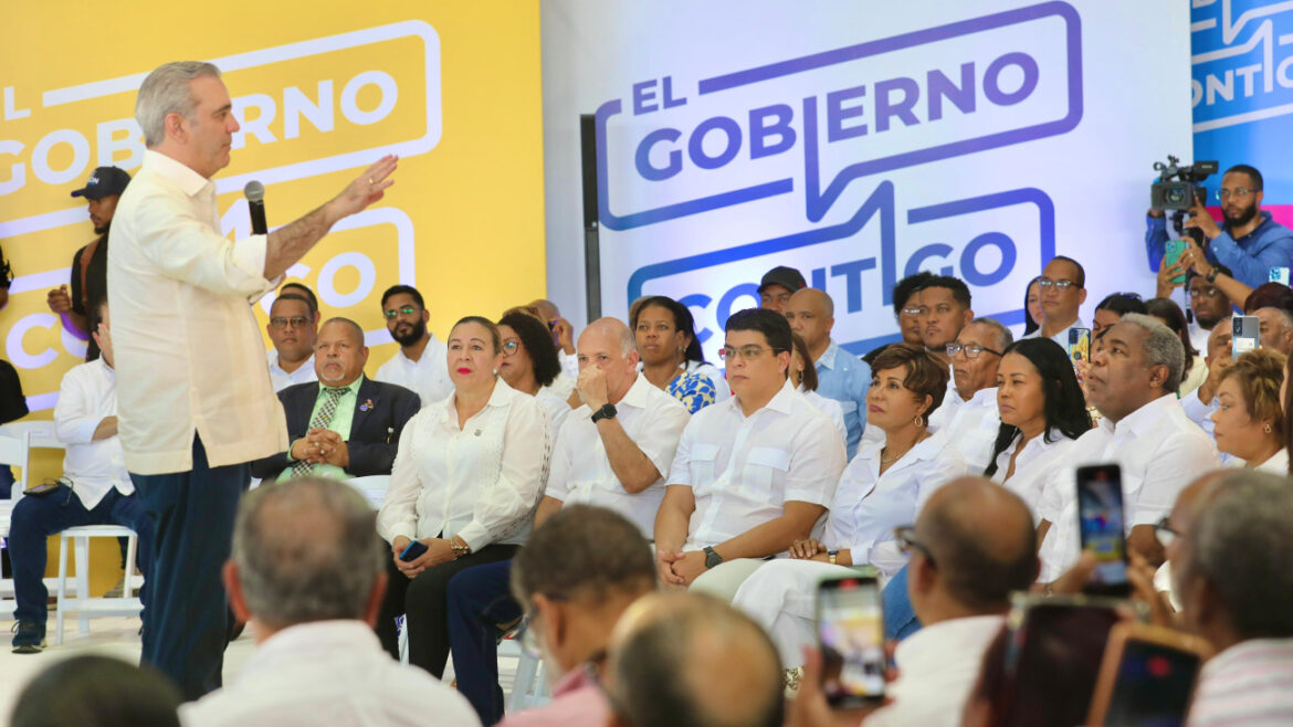 Abinader lanza «El Gobierno Contigo», para resolver problemas planteados por las comunidades