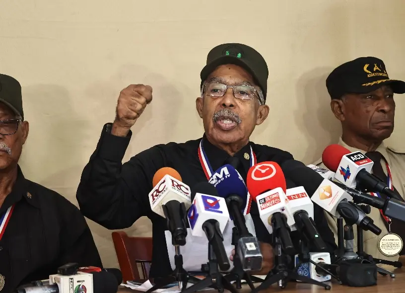Constitucionalistas apoyan gestión presidente