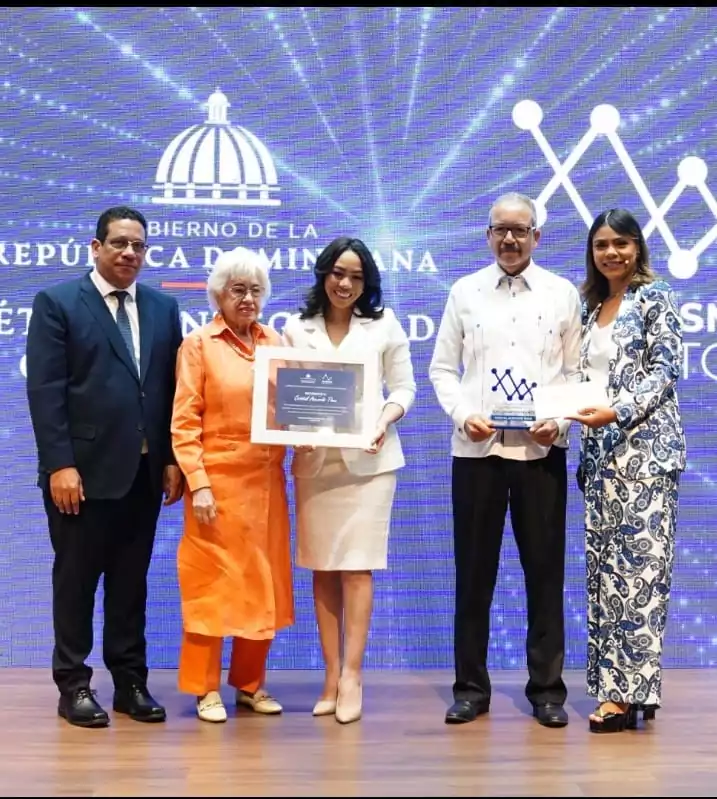 Premio Nacional de Periodismo de Datos es obtenido por periodista Cristal Acevedo