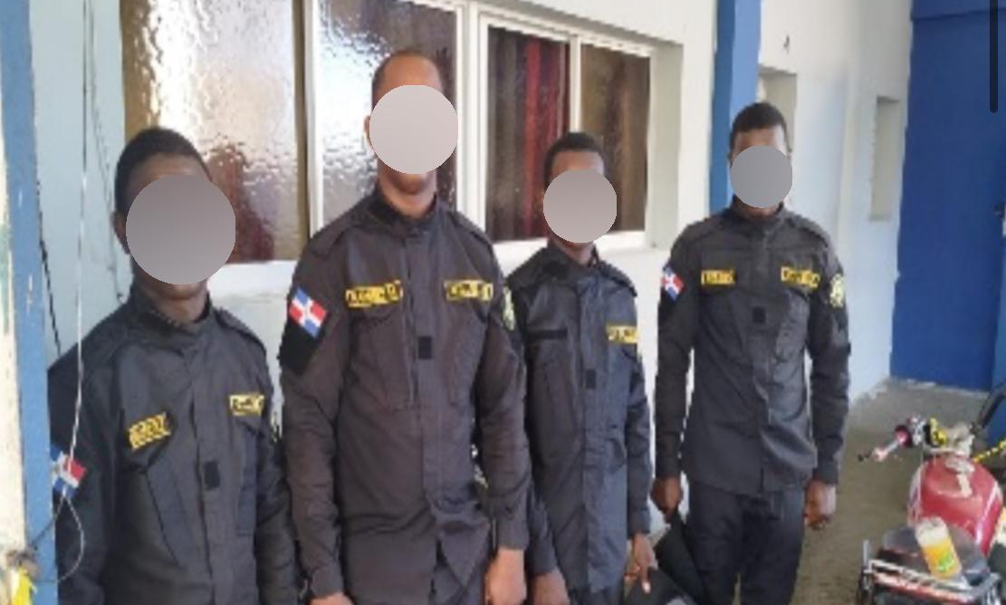 PN apresa y pone a disposición de la justicia a ocho hombres por usurpar funciones militares