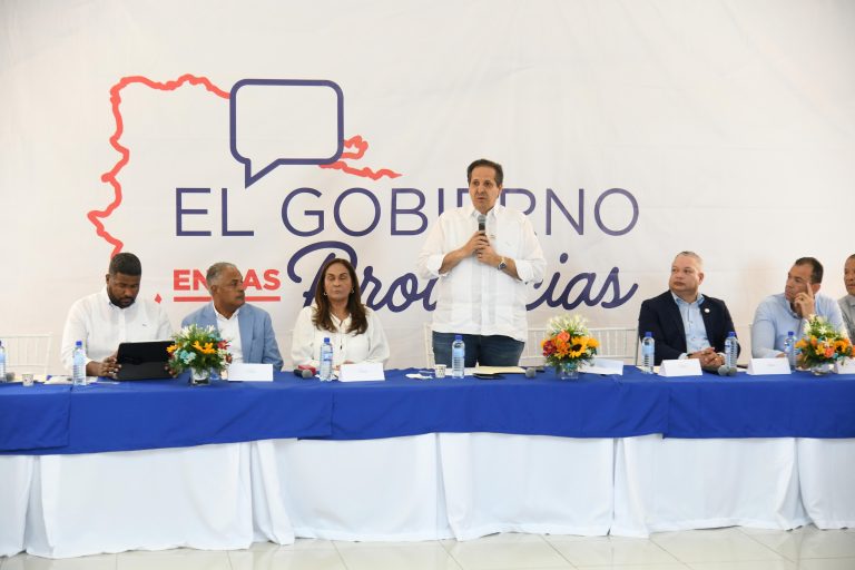 Ministro de Salud encabeza “El Gobierno en las Provincias” en Duarte
