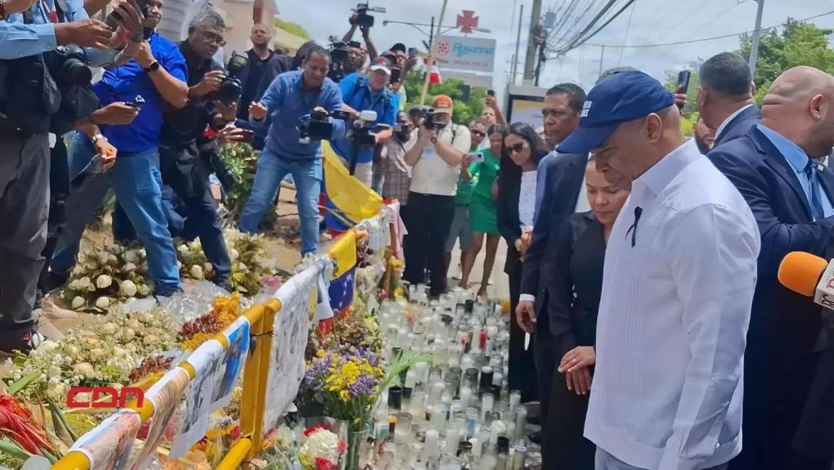 Alcalde de NY visita ruinas del Jet Set tras tragedia