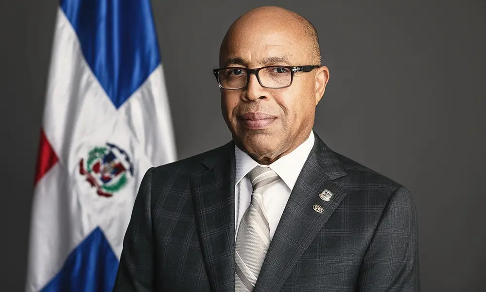 Alfredo Pacheco encabeza ranking en reconocimiento entre presidentes de poderes
