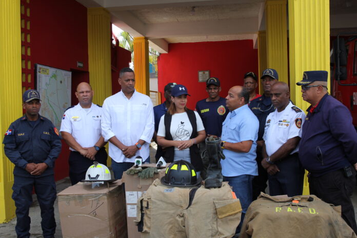 Ludwig Álvarez agradece al diputado Bolívar Valera por importante donación a los cuerpos de bomberos de San Luis y San Antonio de Guerra