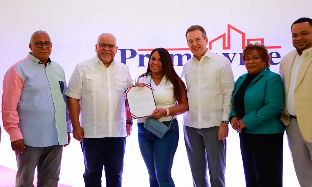 Microempresarios reciben créditos del Gobierno por vía de Promipyme