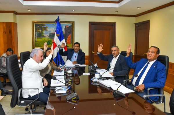 Comisión aprueba a unanimidad no hacer cambios a la cesantía en reforma al Código Laboral