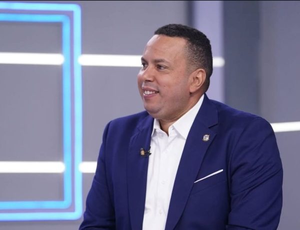 Diputado Manuel Núñez desmiente crisis de agua en el Gran Santo Domingo