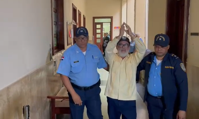 Jueza se reserva fallo contra Ángel Martínez para las 2:30 a la tarde