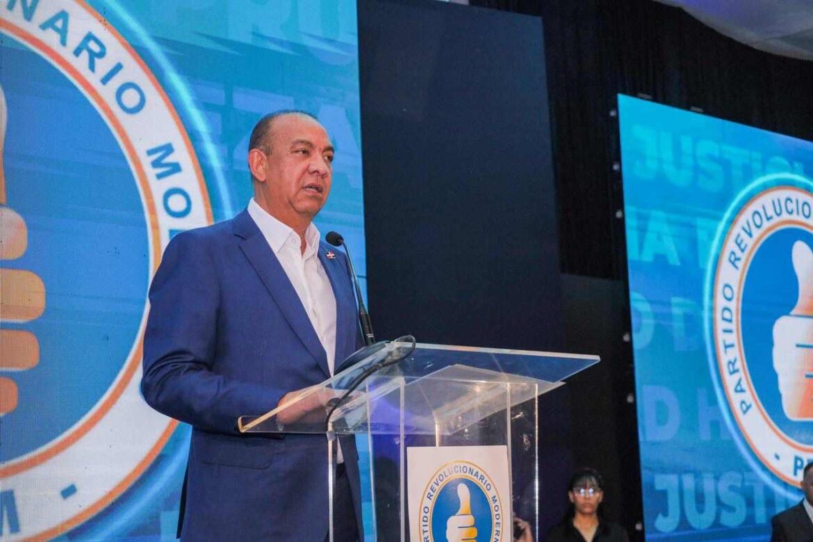 Deligne resalta inversiones de Abinader en SDE, “municipio grande y dinámico”