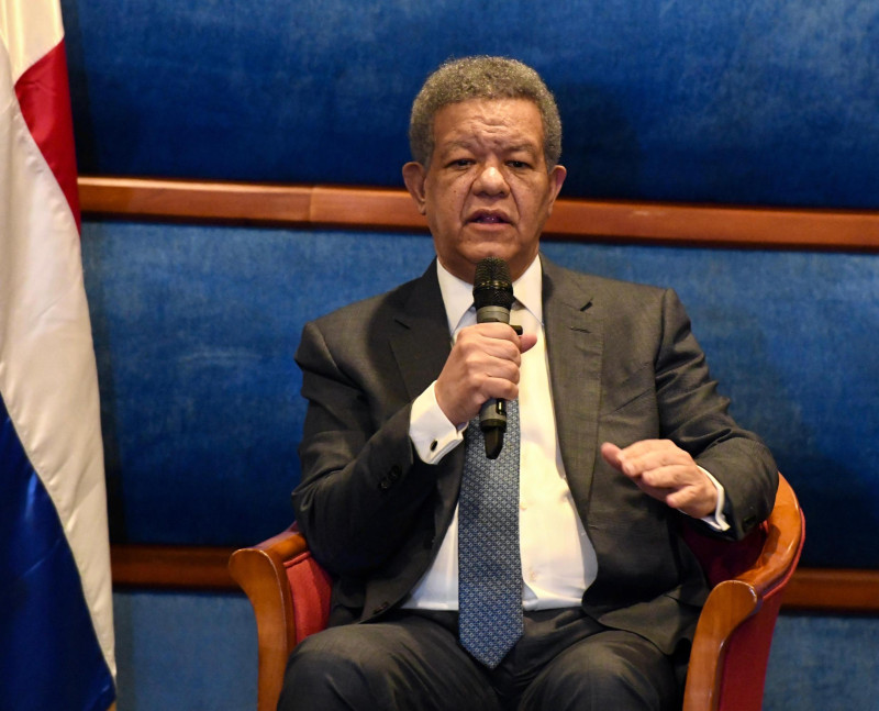 Leonel Fernández urge orden migratorio y laboral ante crisis haitiana