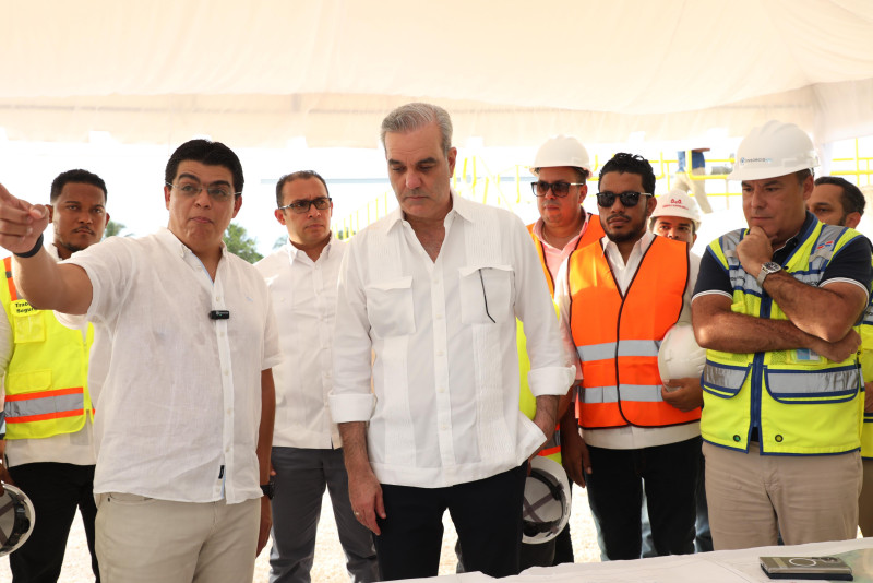Abinader supervisa avances ampliación del Acueducto Barrera de Salinidad