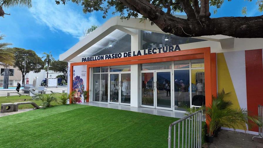 La Feria del Libro reanuda su agenda de actividades con inauguración de pabellones