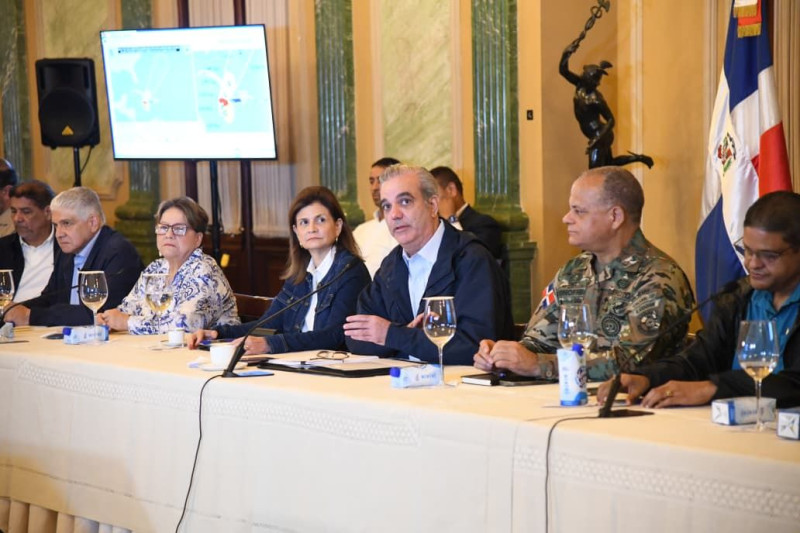 Gobierno ordena reanudación de clases y trabajo desde hoy