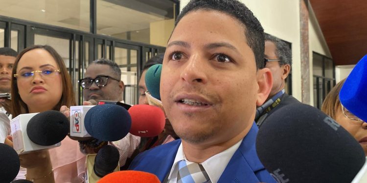 Diputado Luis Báez pide destitución del director de la Policía Nacional, mayor general Ramón Antonio Guzmán Peralta