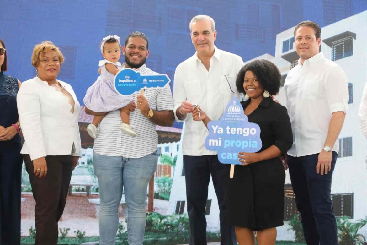 Abinader entrega 360 nuevos apartamentos en Ciudad Real San Luis
