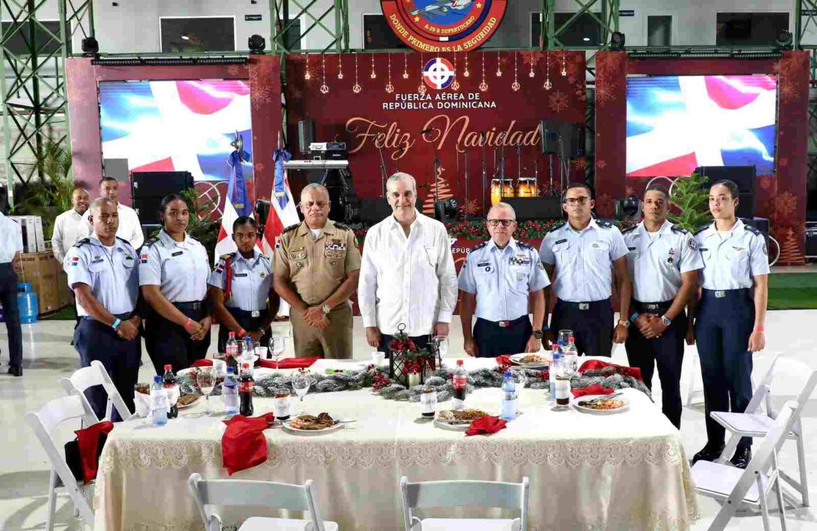 Presidente Abinader almuerza con oficiales y soldados de la Armada y Fuerza Aérea