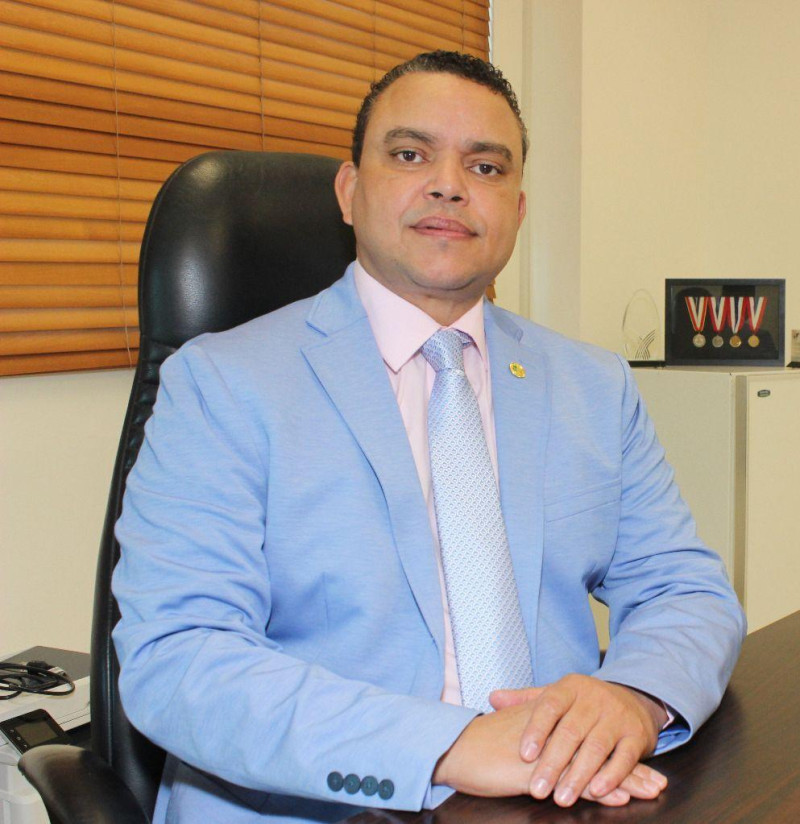 Abinader designa a Julio Landrón como director del Servicio Nacional de Salud