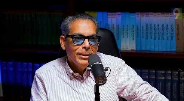 Rolando Espinal: “Maduro ha caído, pero Cabello y Padrino aún controlan Venezuela”