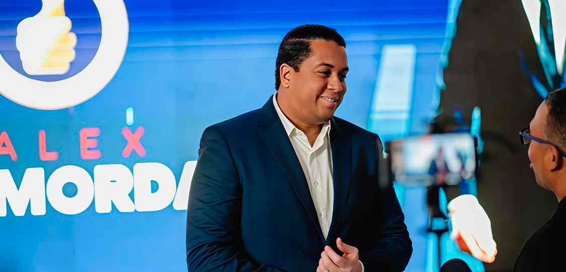 Alex Mordán presenta sus aspiraciones a la presidencia del Partido Revolucionario Moderno en Santo Domingo Este