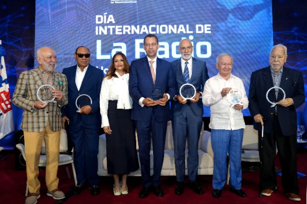 Indotel celebra la radio dominicana con tributo a Radhamés Aracena