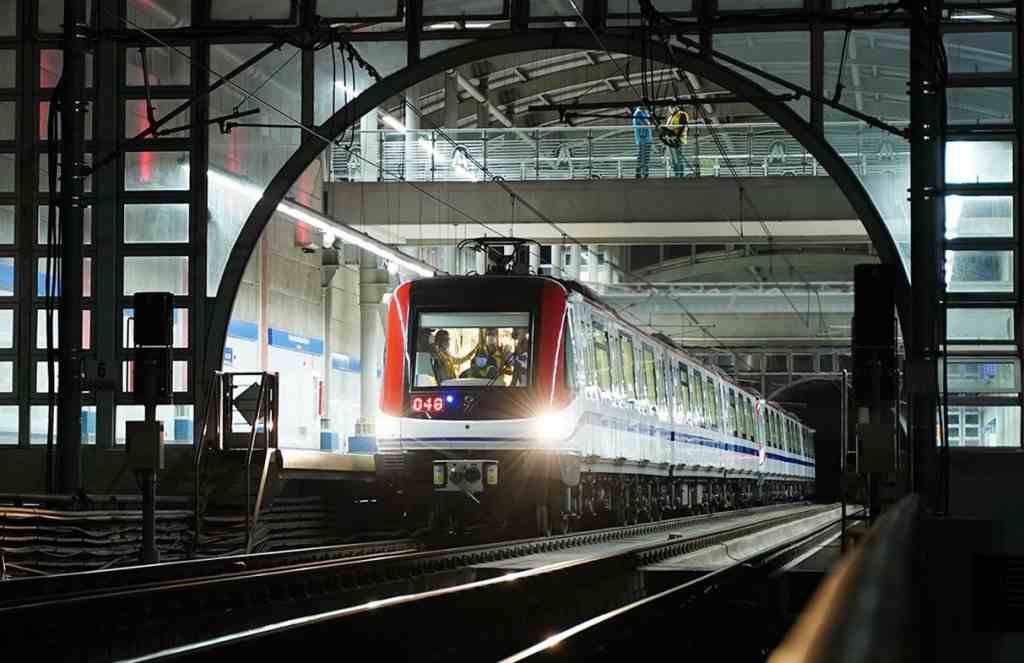 Falla en el Metro y teleférico trastorna el inicio del lunes a miles de usuarios; luego fue restablecido
