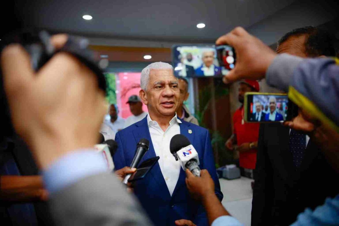 Presidente del Senado plantea llamar Aerodom a capítulo por retrasos de obra