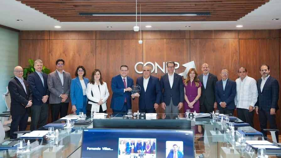 Conep reconoce gestión de Yayo Sanz en Aduanas y proyecta nueva etapa en Industria y Comercio