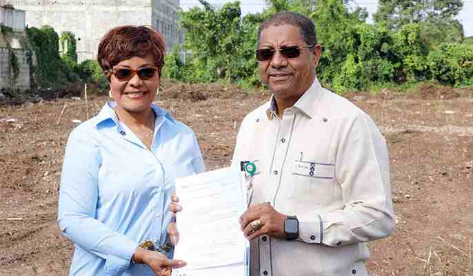 Directora del INAIPI recibe del presidente Luis Abinader terrenos para construir CAIPI en favor de la niñez vulnerable en Andrés, Boca Chica