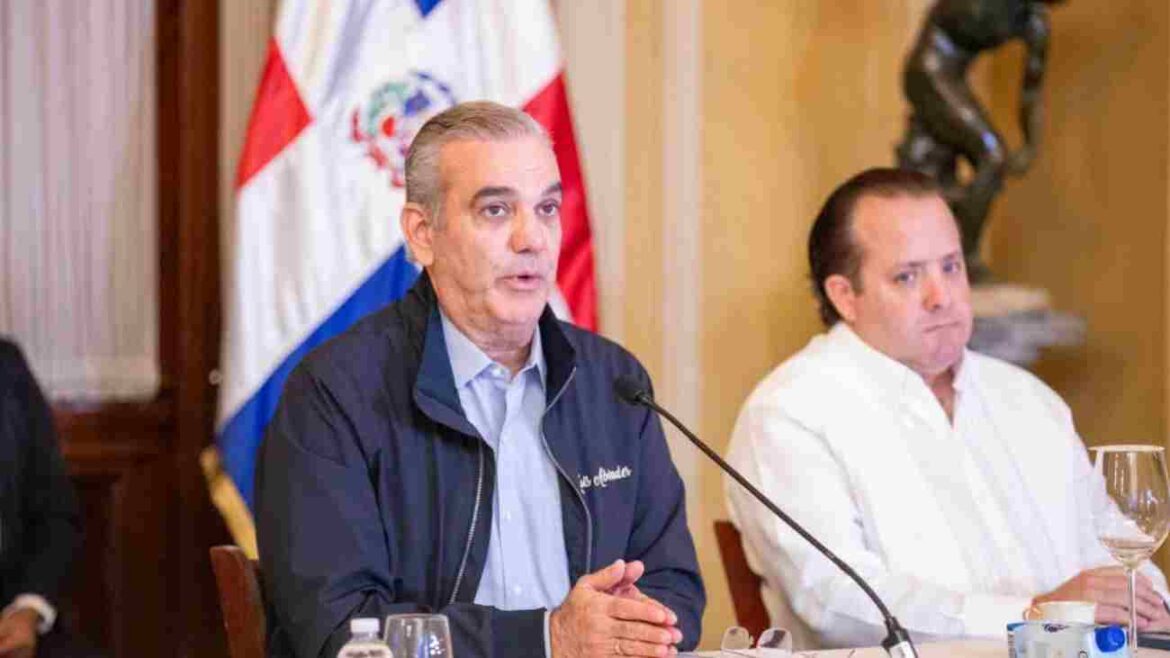 Abinader llama a prevenir y salvar vidas ante lluvias