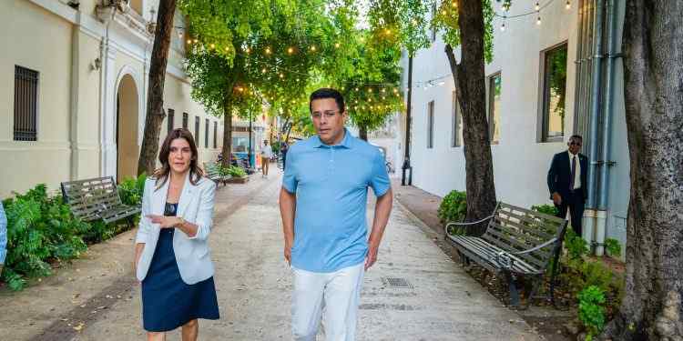 Ministro de Turismo y embajadora de USA recorren la Ciudad Colonial