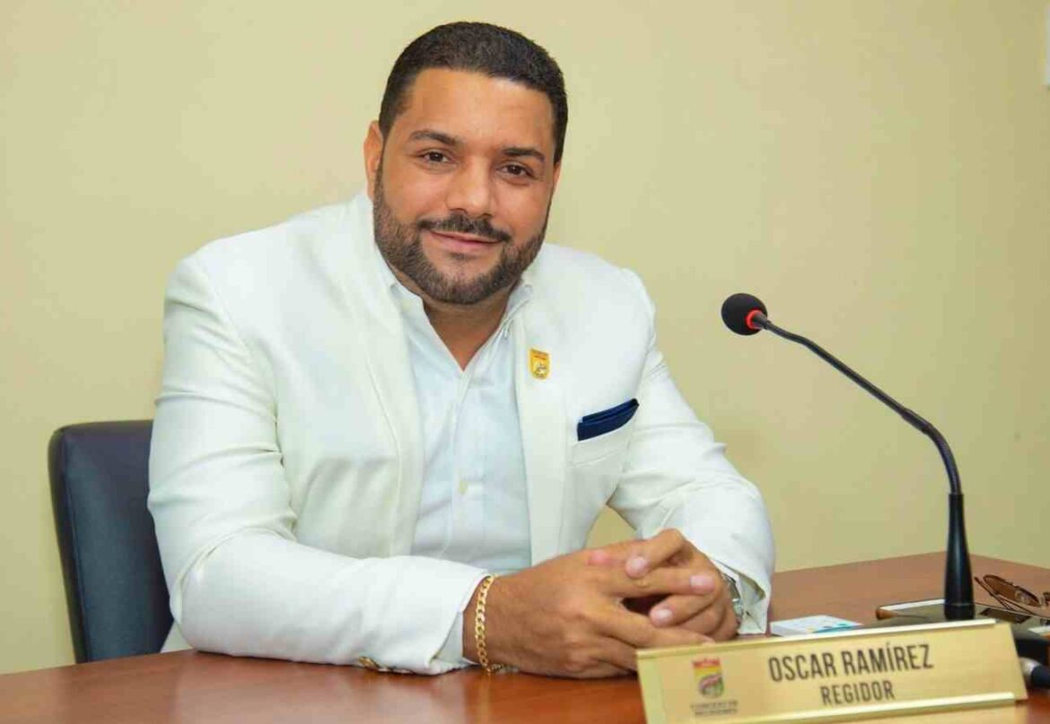 Fuerza del Pueblo elige el silencio: la vocería que debilita su propia oposición en Santo Domingo Norte