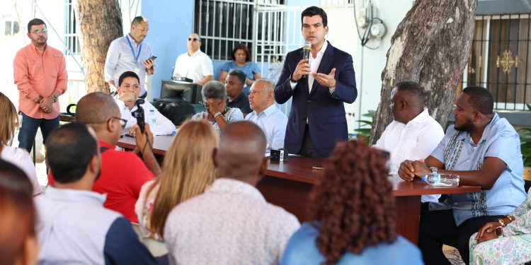 Wellington Arnaud afirma saneamiento de la cañada La Pava en Nizao, Peravia, garantiza calidad de vida para moradores