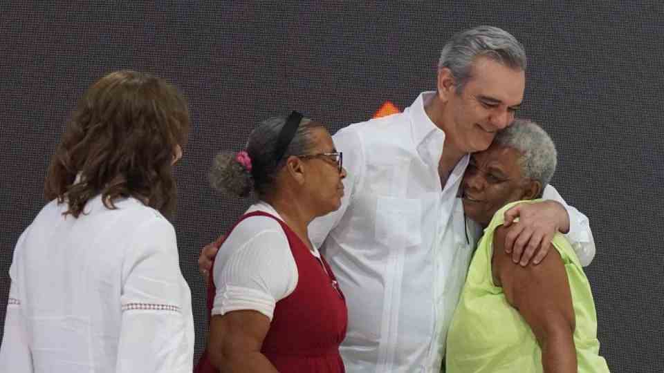 Gobierno inicia entrega de “El Cariñito” que beneficiará a un millón de madres