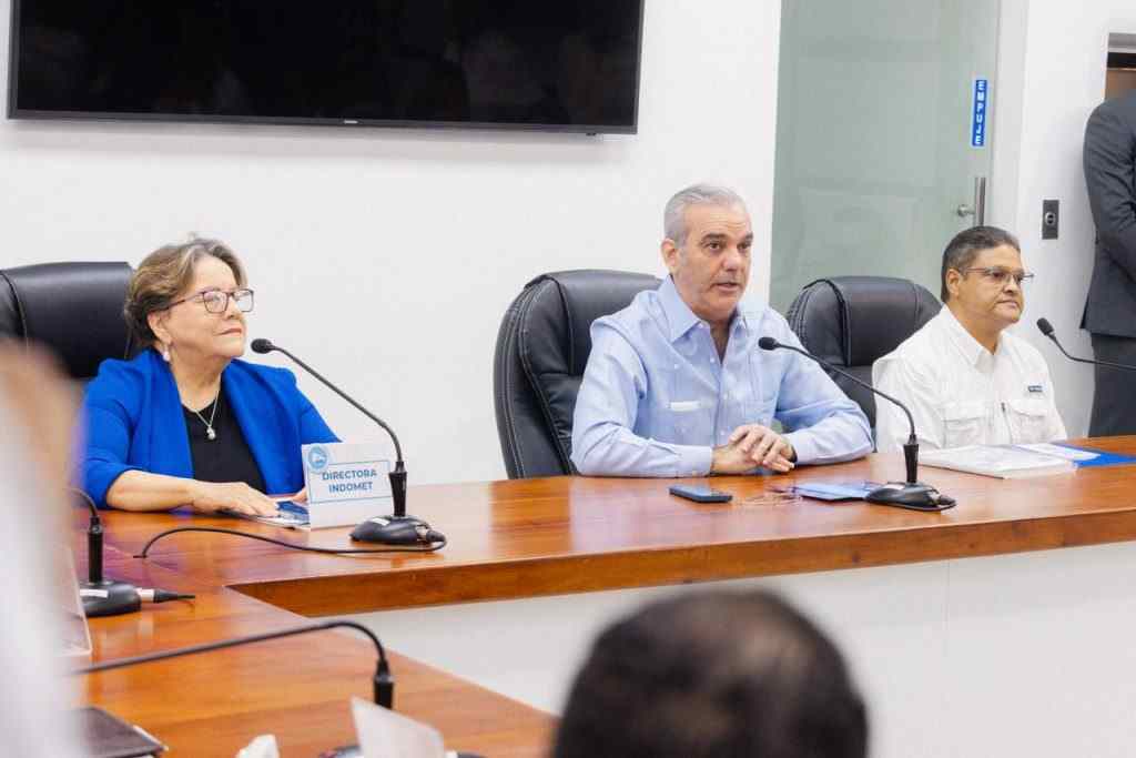Abinader garantiza una respuesta coordinada del Gobierno ante la temporada ciclónica