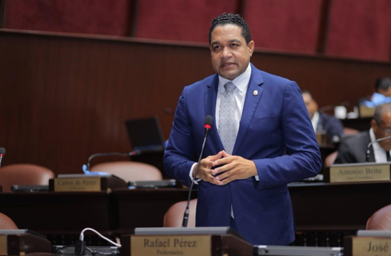 Diputado que renunció a FP reflexiona sobre escuchar a las bases y abrir camino a nuevas generaciones