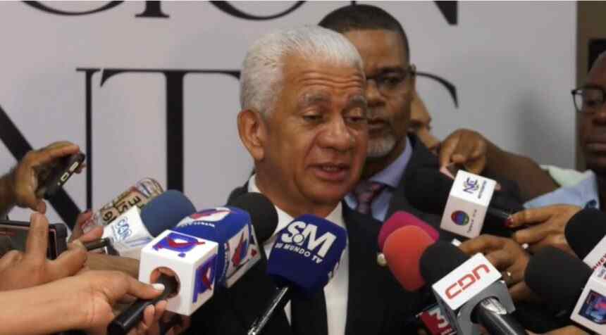 Ricardo de los Santos valora plan de paz entre EE.UU. e Irán y defiende propuesta fiscal del Gobierno