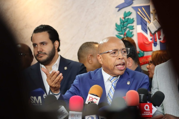 Pacheco niega presiones en Código Penal; aclara no han actuado por mandato de nadie