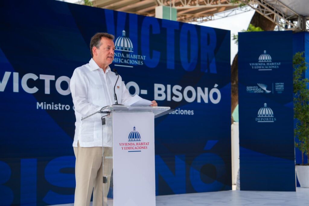 Ito Bisono hizo entrega del remodelado estadio de béisbol #3 en el Centro Olímpico Juan Pablo Duarte