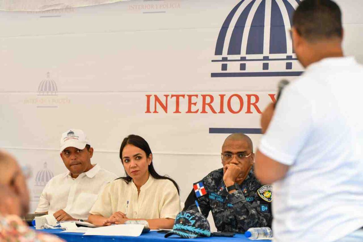 Faride Raful supervisa y refuerza intervención integral en Villas Agrícolas