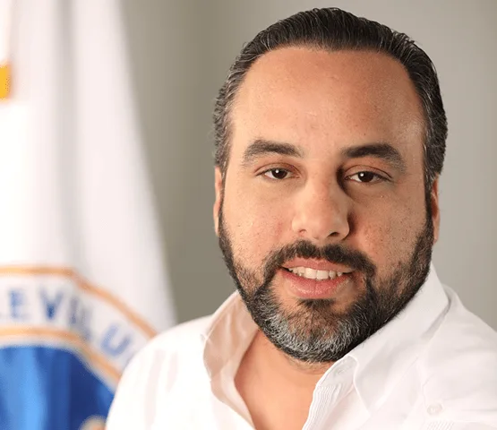 Designan a Julio Peña Guzmán en la Junta de Aviación Civil