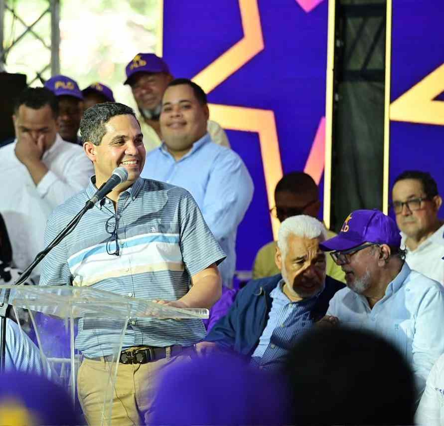 Manolín Echenique destaca legado de Danilo Medina en Bahoruco y afirma que la provincia vive hoy abandono y calamidades