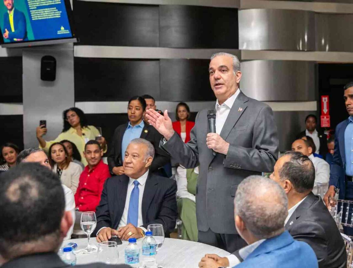 Abinader resalta menores índices de pobreza y avances socioeconómicos en RD