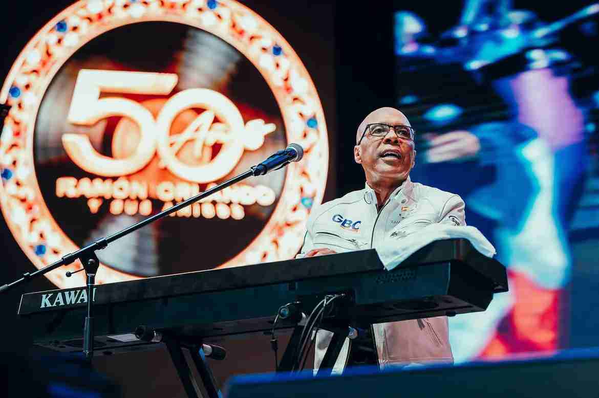 Ramón Orlando celebra trayectoria de 50 años con espectáculo inolvidable y homenaje colectivo a la música dominicana