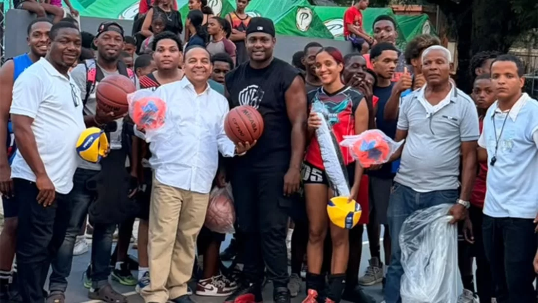 Ludwig Álvarez impulsa el deporte y la juventud con entrega de uniformes y utilería en San José de Mendoza