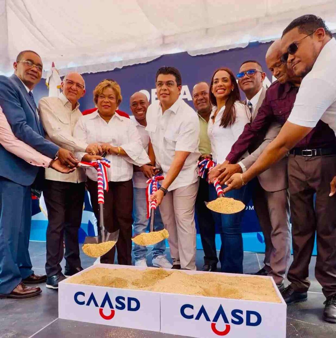 Caasd inicia trabajos de saneamiento cañada Boronota, en Santo Domingo Norte