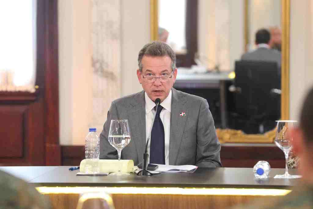 Canciller explica por qué RD no participa directamente en operaciones militares en Haití